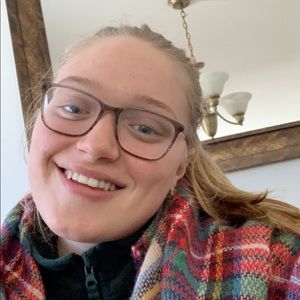 Meet your Posher, Brooke